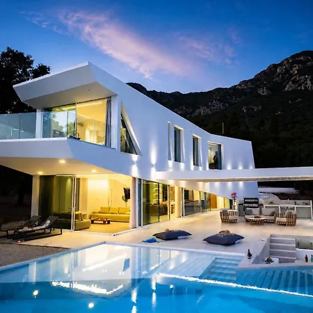 Villa Endless Blue